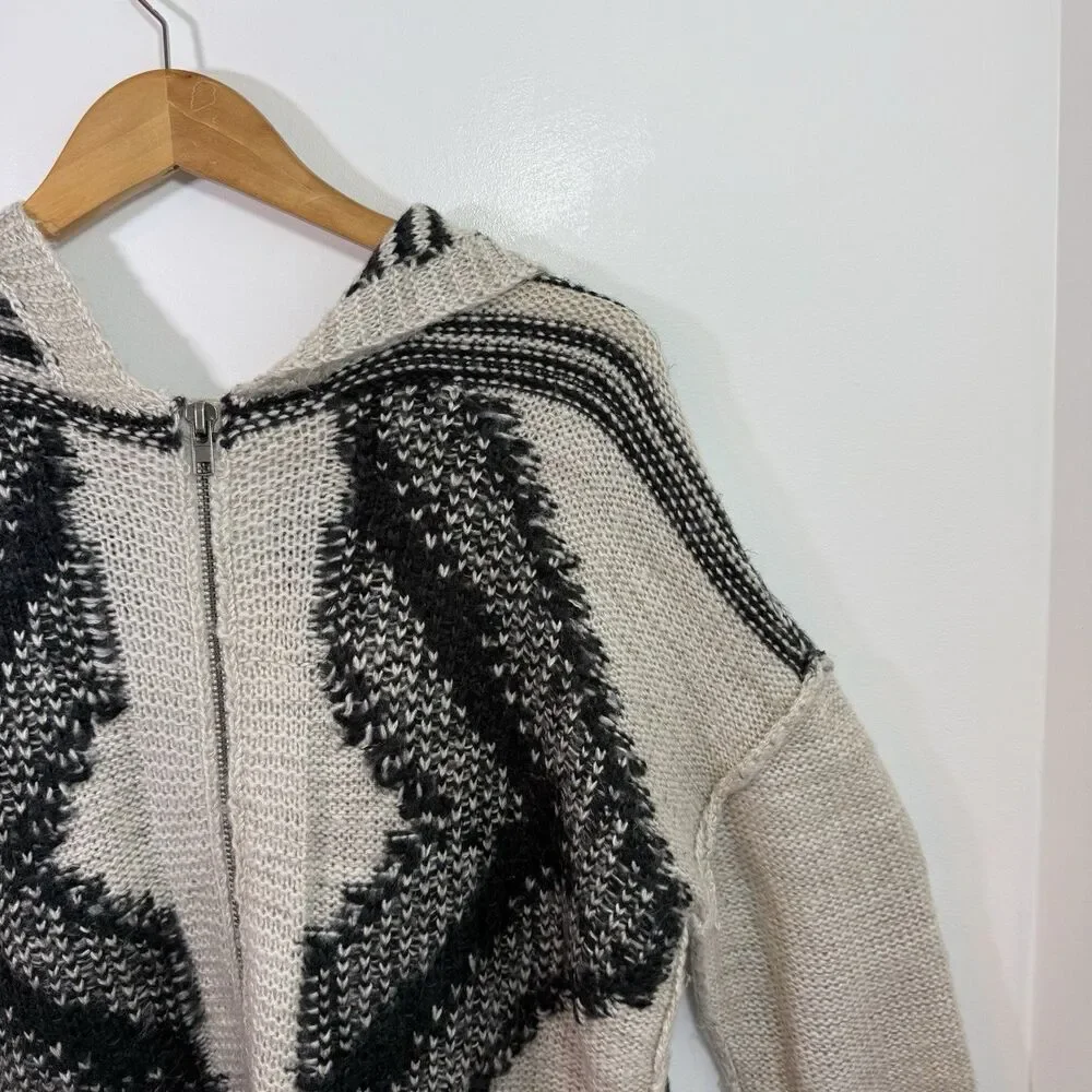AQUA Chunky Knit Hoodie Sweater L Exposed Seams Casual Ivory Blacks Fringe $88